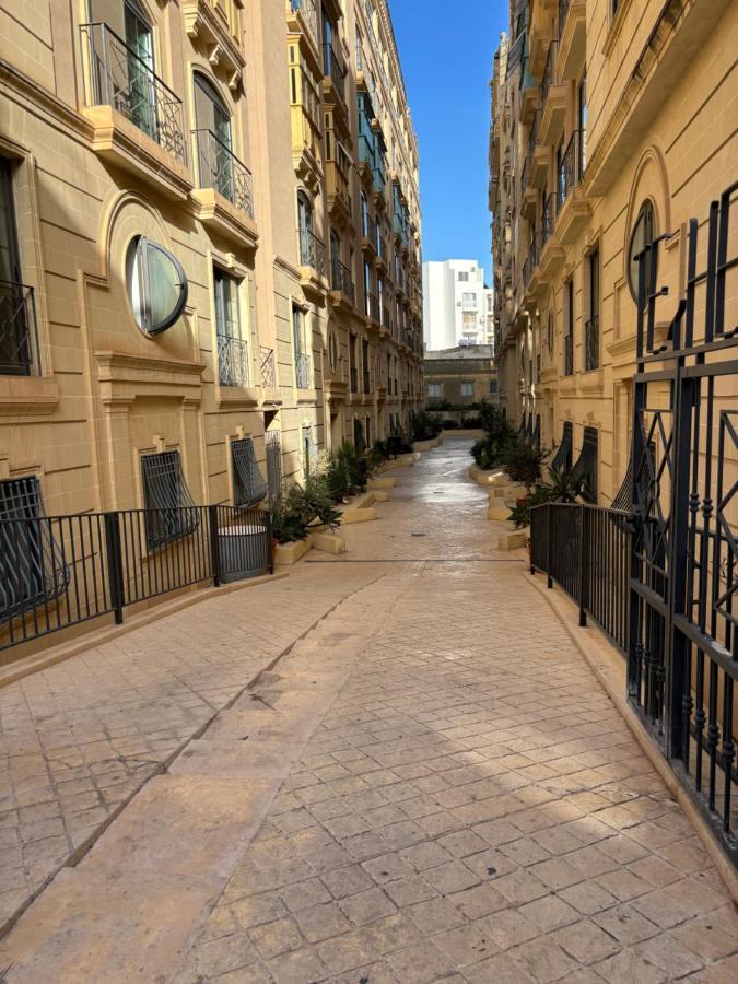 Belmonte Flat Lägenhet Sliema Exteriör bild